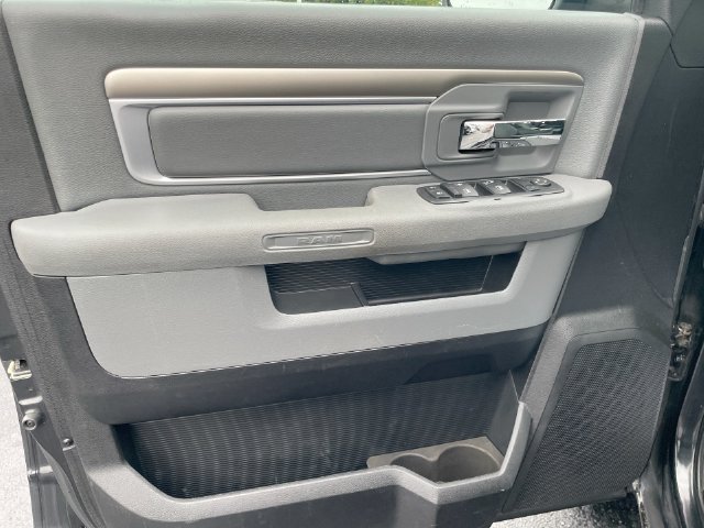 Used 2016 RAM 1500 Classic SLT AWD/4WD image 11