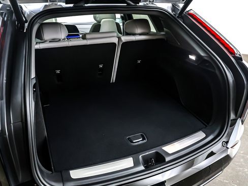 Used 2025 Cadillac Optiq Luxury 1 image 22