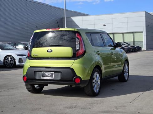 Used 2015 Kia Soul + image 6