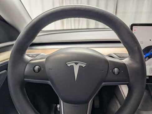 Used 2023 Tesla Model Y AWD image 21