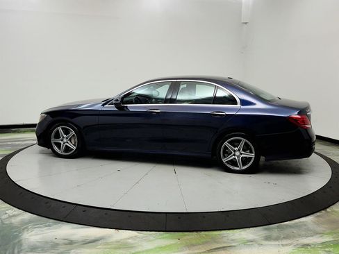 Used 2017 Mercedes-Benz E 300 4MATIC image 8