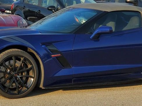 Used 2017 Chevrolet Corvette Grand Sport w/ Grand Sport Heritage Package RWD image 11