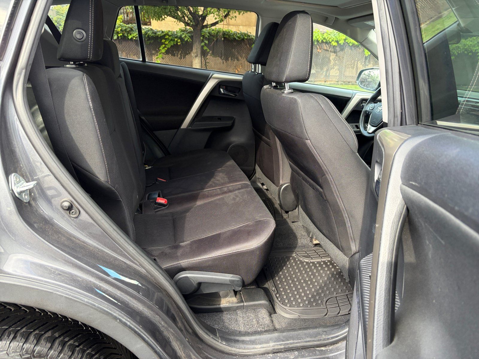 Used 2015 Toyota RAV4 XLE AWD/4WD image 27