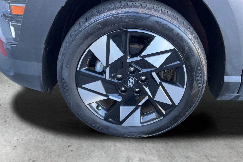 Used 2024 Hyundai Kona SEL FWD image 29
