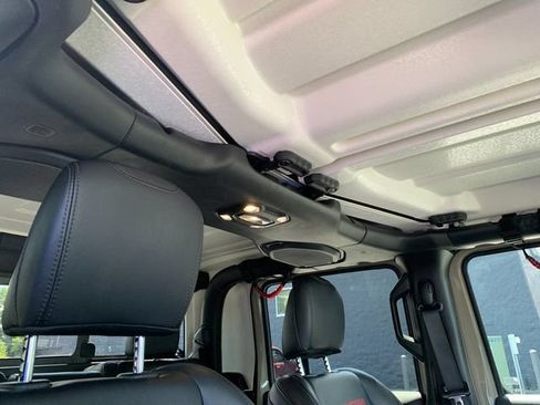 Used 2022 Jeep Gladiator Rubicon AWD/4WD image 17