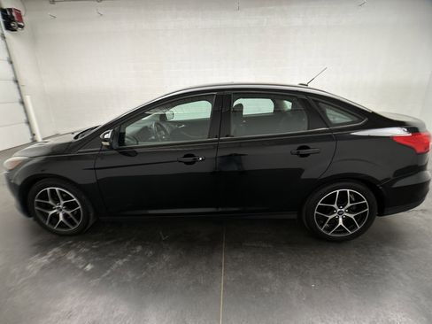 Used 2017 Ford Focus SEL image 5
