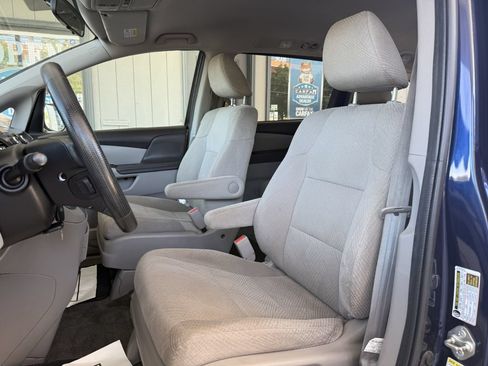 Used 2015 Honda Odyssey LX image 9