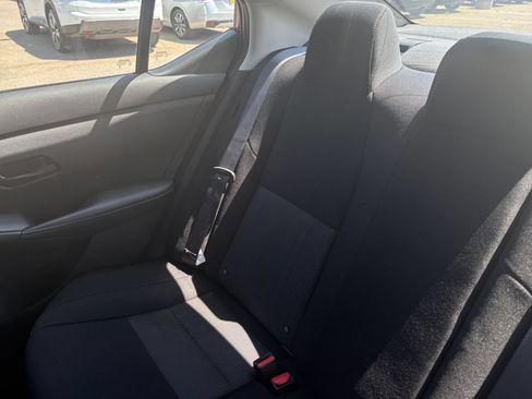 Used 2025 Nissan Sentra SV FWD image 40