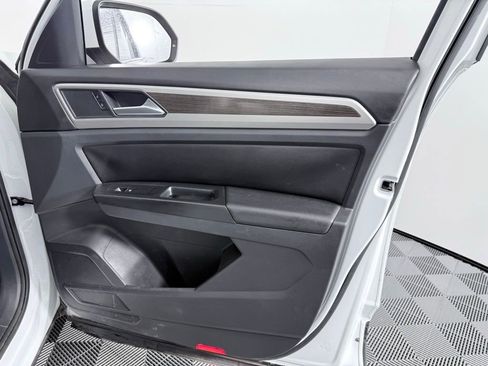 Used 2019 Volkswagen Atlas SE w/ Towing Package image 9