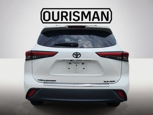 Certified 2020 Toyota Highlander XLE AWD/4WD image 6