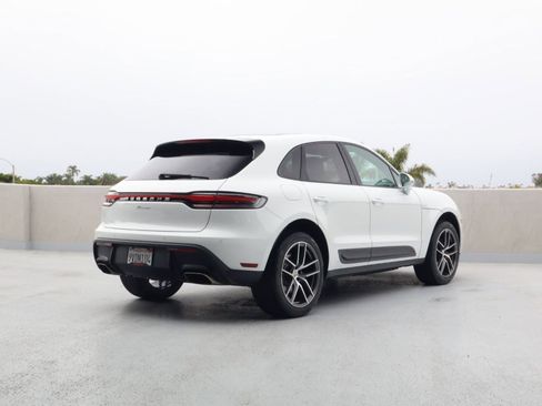 Certified 2025 Porsche Macan AWD/4WD image 9