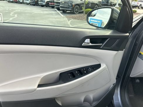 Used 2016 Hyundai Tucson SE w/ Option Group 02 AWD/4WD image 19
