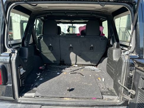 Used 2021 Jeep Wrangler Unlimited Sahara AWD/4WD image 10
