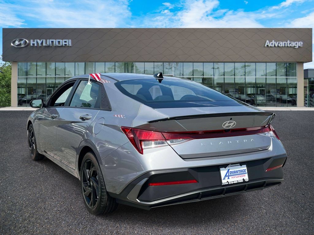 Certified 2026 Hyundai Elantra Sport FWD image 5