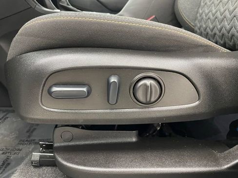 Used 2022 Chevrolet Equinox LT image 11