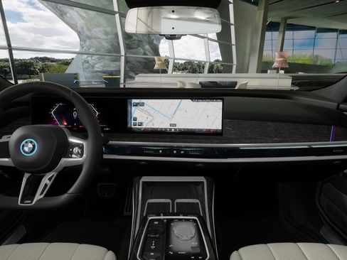 New 2026 BMW i7 xDrive60 w/ Executive Package image 36