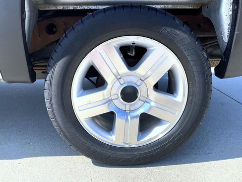 Used 2012 Chevrolet Silverado 1500 LT AWD/4WD image 23