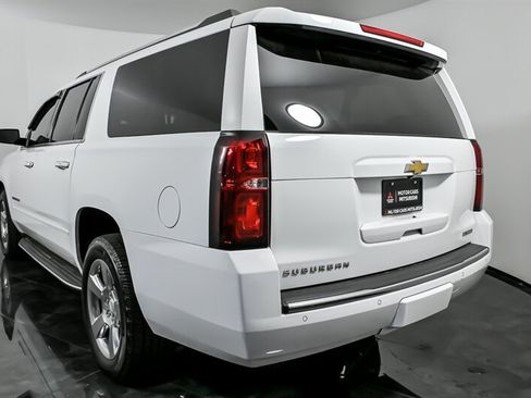 Used 2018 Chevrolet Suburban Premier AWD/4WD image 7