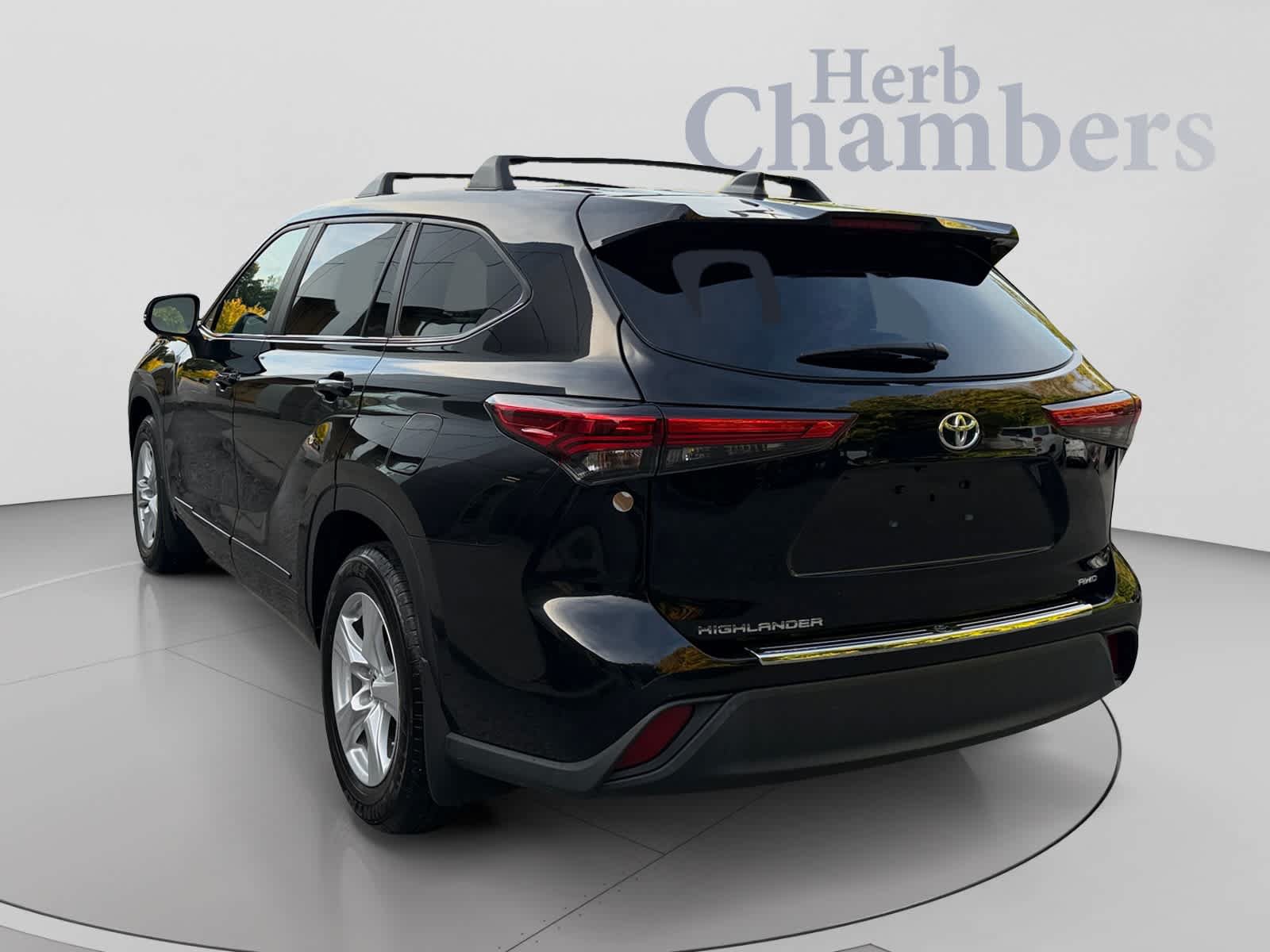 Used 2023 Toyota Highlander L AWD/4WD image 12
