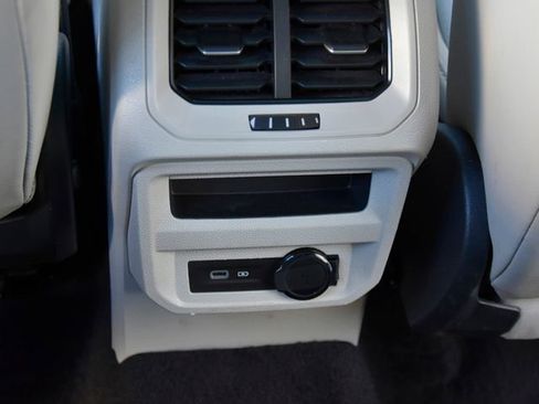 Used 2023 Volkswagen Tiguan SE R-Line image 15