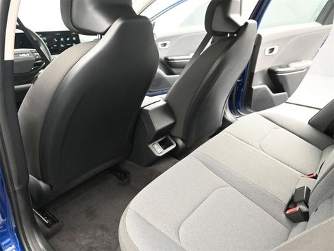 New 2025 Kia K4 LXS image 14