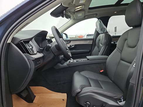 New 2026 Volvo XC90 T8 Ultra w/ Protection Package Premier AWD/4WD image 10