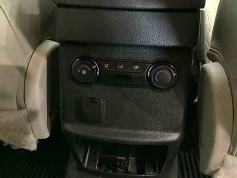 Used 2015 Ford Explorer XLT w/ Equipment Group 202A FWD image 35