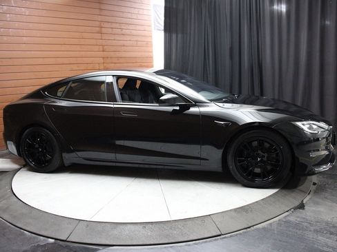 Used 2023 Tesla Model S AWD image 32