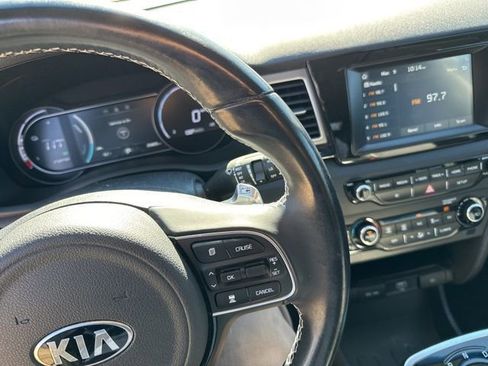 Used 2019 Kia Niro EX w/ Cold Weather Package 2.0 image 12
