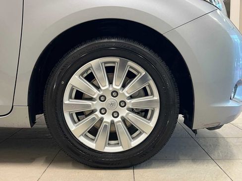 Used 2017 Toyota Sienna Limited Premium image 7