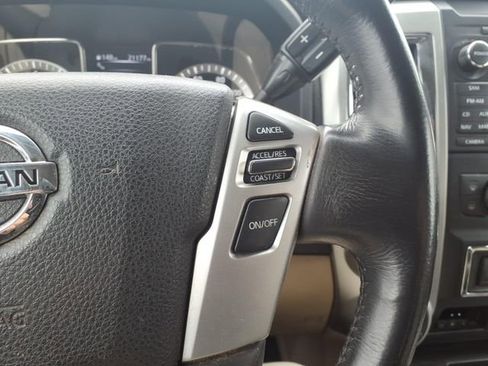 Used 2018 Nissan Titan SV w/ SV Convenience Package image 16