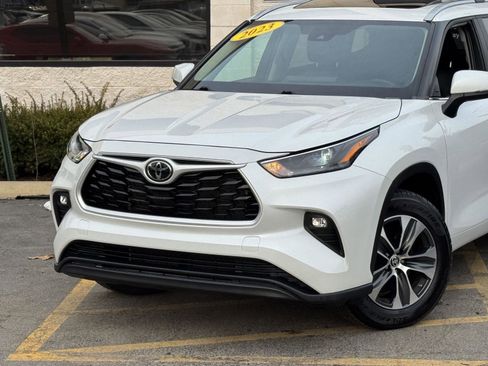 Used 2023 Toyota Highlander XLE image 5