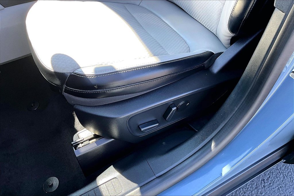 Used 2024 Ford Escape SE FWD image 38