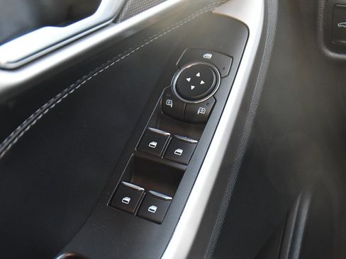 Used 2023 Ford Explorer XLT image 25