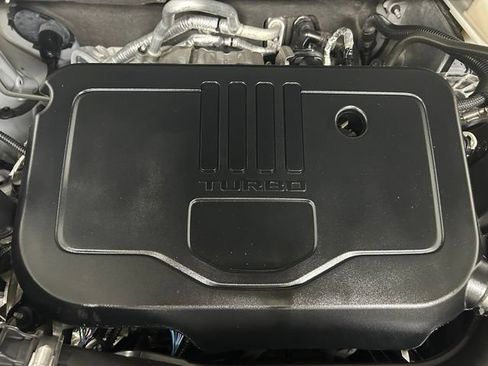 Used 2023 GMC Acadia SLE w/ Driver Convenience Package AWD/4WD image 10