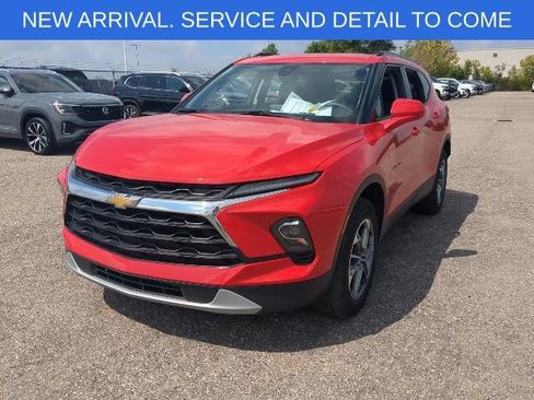 Used 2023 Chevrolet Blazer LT w/ Convenience Package FWD image 2