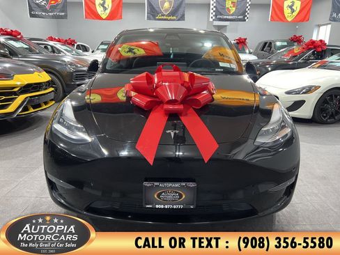 Used 2023 Tesla Model Y AWD image 9