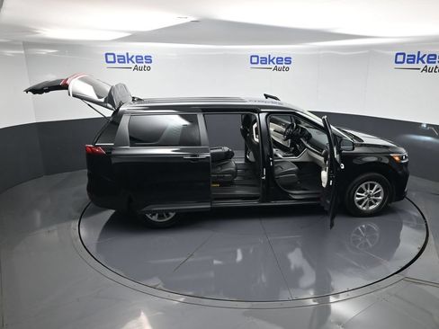 Certified 2024 Kia Carnival LX FWD image 55