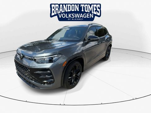 Used 2026 Volkswagen Tiguan SE R-Line FWD image 4