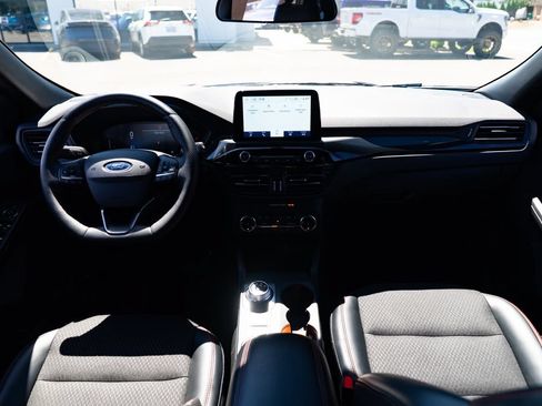 Used 2025 Ford Escape ST-Line Select AWD/4WD image 8