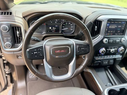 Used 2021 GMC Sierra 1500 SLT w/ SLT Premium Plus Package RWD image 17