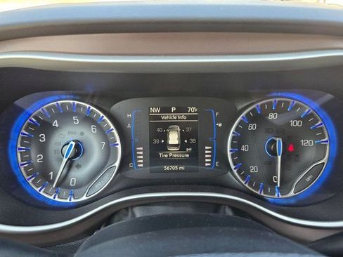 Used 2023 Chrysler Voyager LX image 16