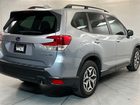 Used 2021 Subaru Forester Premium AWD/4WD image 6