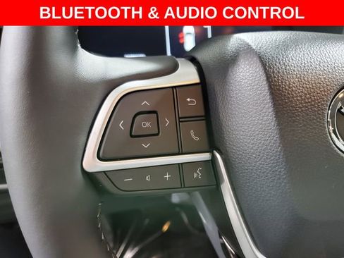 New 2026 Toyota Highlander Limited image 15