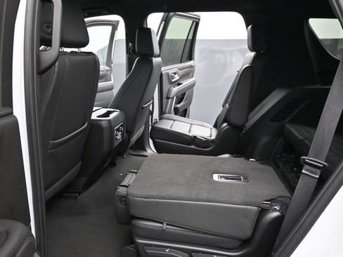Used 2024 Chevrolet Tahoe LT AWD/4WD image 10