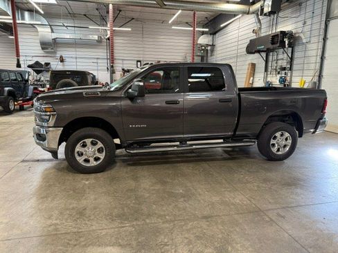 Used 2025 RAM 2500 Big Horn AWD/4WD image 29