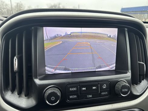 Used 2015 GMC Canyon SLE w/ SLE Convenience Package image 17