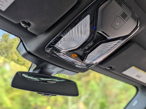 Used 2022 BMW 530i 530i w/ M Sport Package image 33