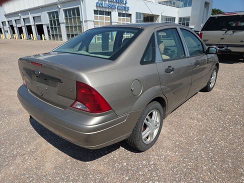 Used 2003 Ford Focus SE FWD image 5
