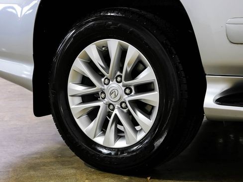 Used 2017 Lexus GX 460 image 50